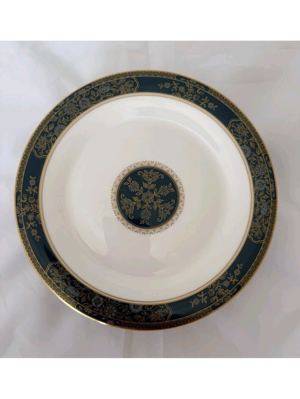 Royal Doulton Carlyle Salad/Dessert Plates 12-Pc Lot Fine Bone China England